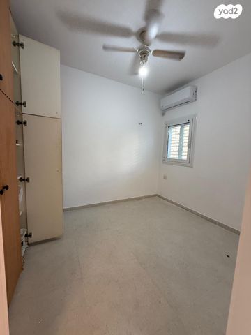 דירת גן, ראשונים, כפר סבא