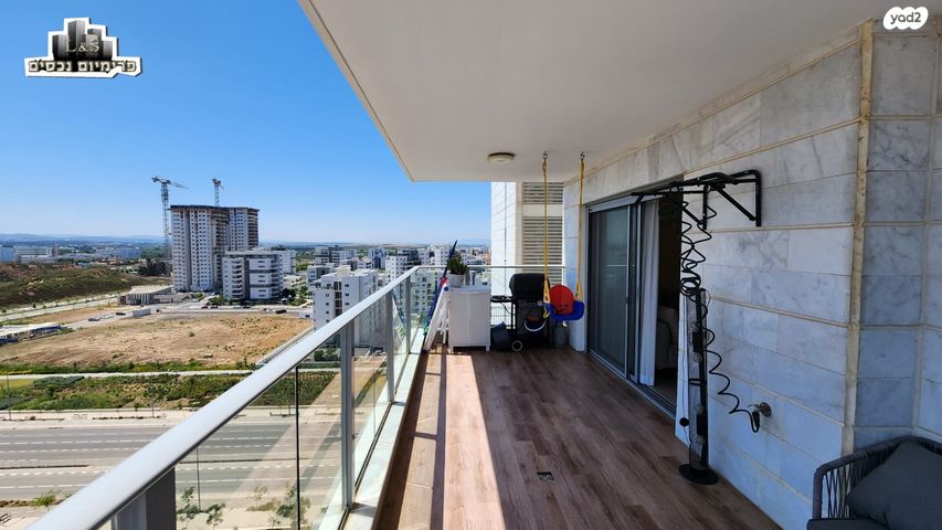 דירה, יצחק שמיר, נהריה