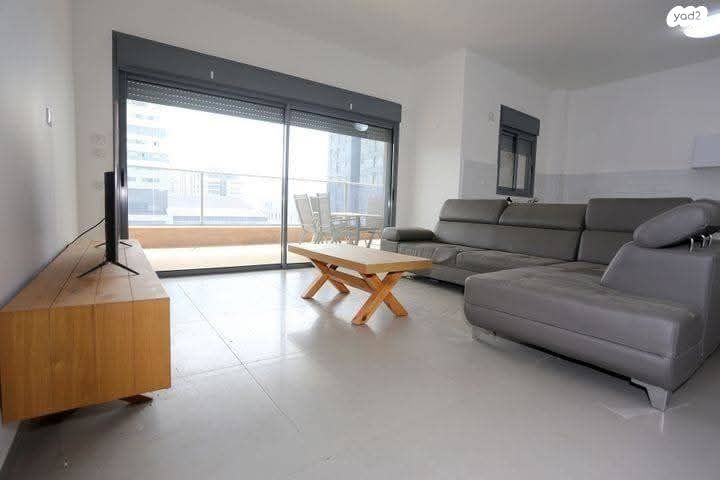 גלעדי אהרון 