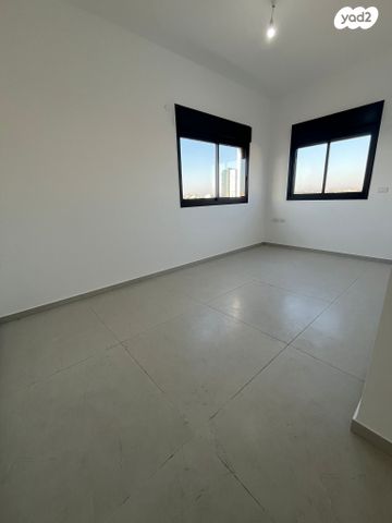 גג/ פנטהאוז, הכלנית, 2004, רעננה