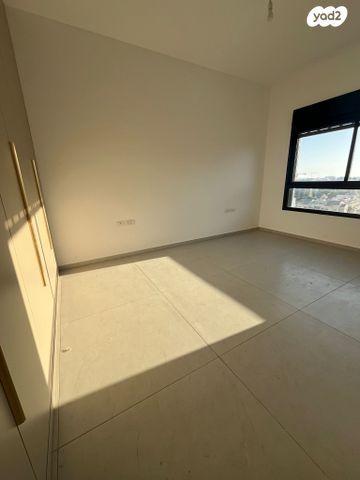 גג/ פנטהאוז, הכלנית, 2004, רעננה