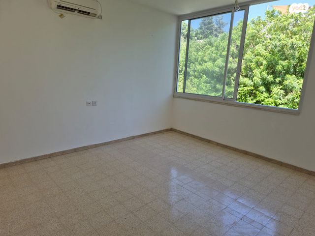 בית פרטי/ קוטג', קרית יערים, רמת השרון