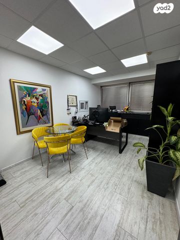 דרך מנחם בגין 48