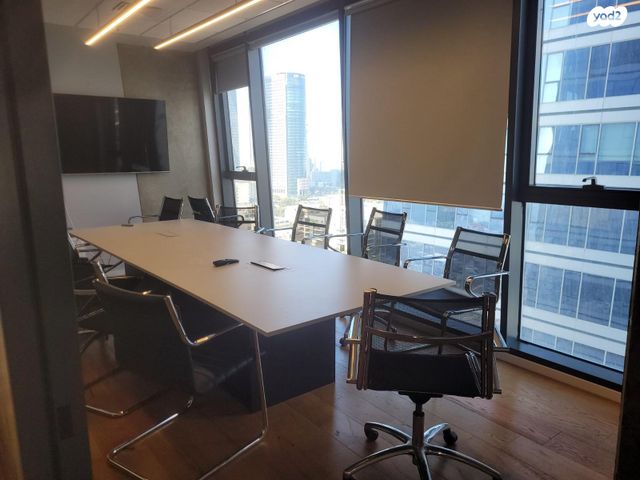 משרדים, יגאל אלון, תל אביב יפו