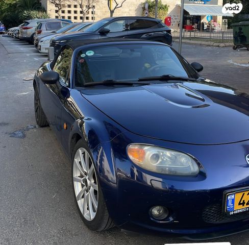 מודעת רכב מאזדה MX-5