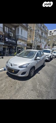 מודעת רכב מאזדה 2