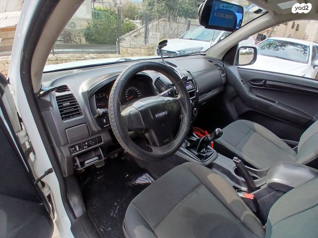 איסוזו די-מקס