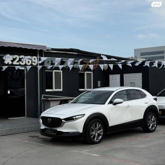 מודעת רכב מאזדה CX-30
