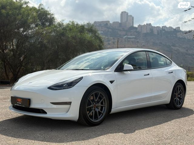 מודעת רכב טסלה מודל 3