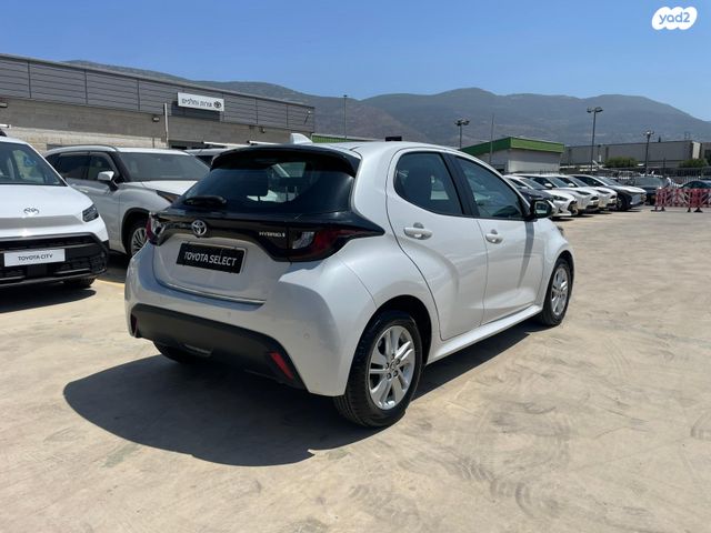 טויוטה יאריס