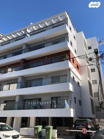 אליעזר בן יהודה 25