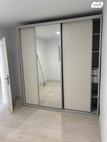 מעפילי אגוז 41
