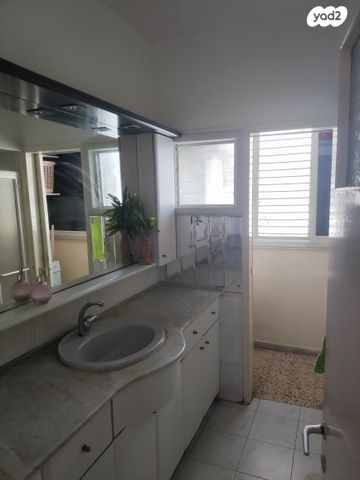 דירה, מונטיפיורי 49, גרין ועם, חולון