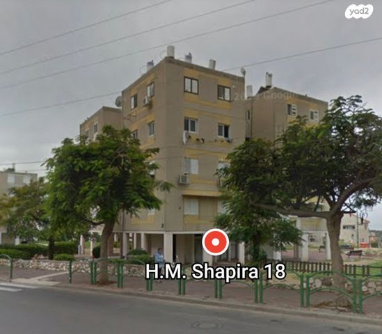 ח.מ. שפירא 18