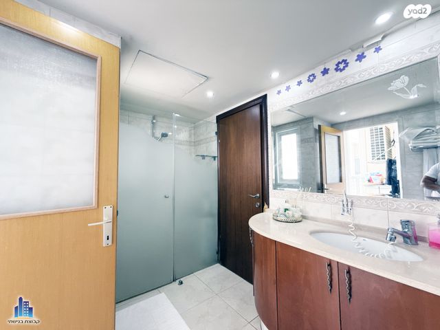 גג/ פנטהאוז, מנחם בגין 34, קרית רבין, חולון