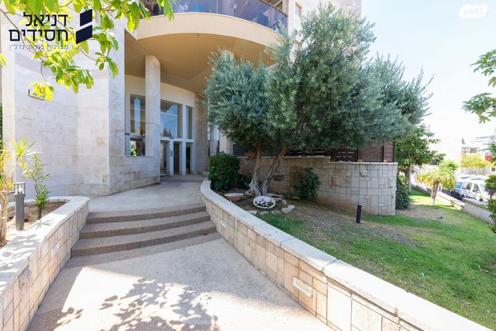 דירה, עוזי נרקיס, קרית רבין, חולון