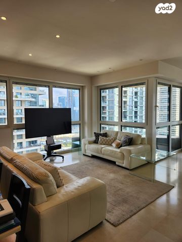 ניסים אלוני 