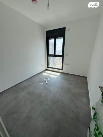 דירה, אמנון ליפקין שחק, נוף הטיילת, נתניה