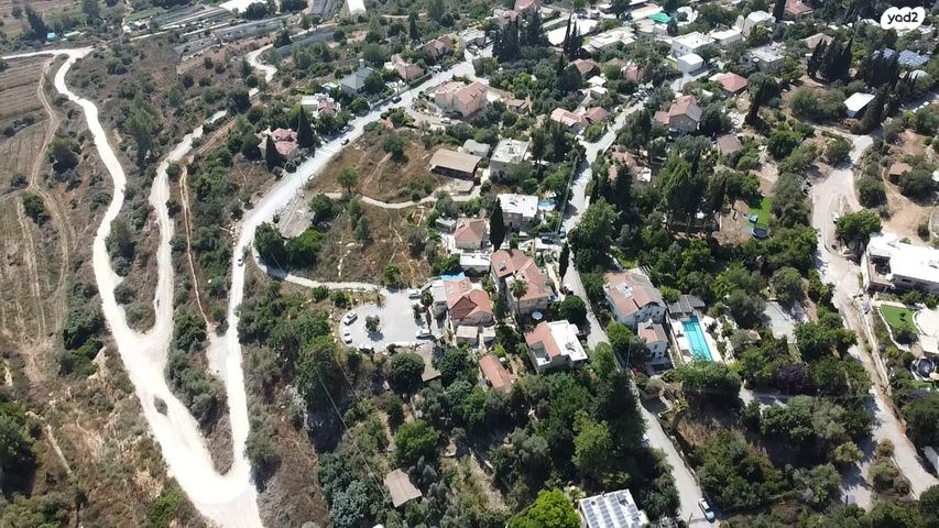 משק חקלאי/ נחלה, דרך עין כרם, בית זית