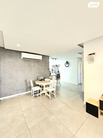 דירה, שדרות צפריר 11, נווה רבין, אור יהודה