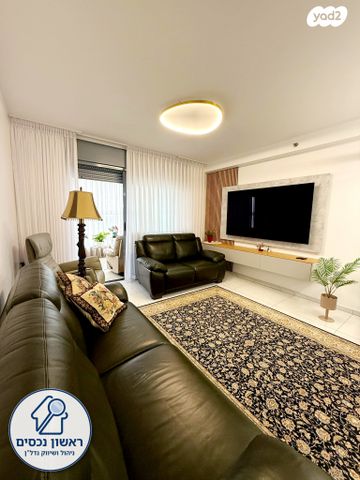 דירה, יעקב דורי, נאות שמיר, רמלה