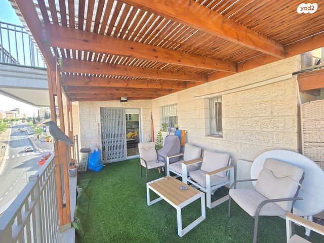 דירה, שמעון בן חמו, חומת שמואל, הר חומה, ירושלים