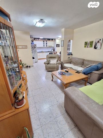 דירה, גיורא יוספטל, גיורא, רמלה