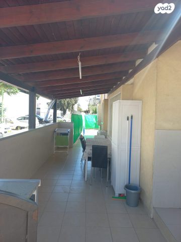 דירת גן, יחזקאל קזז 14, הראשונים, אור יהודה