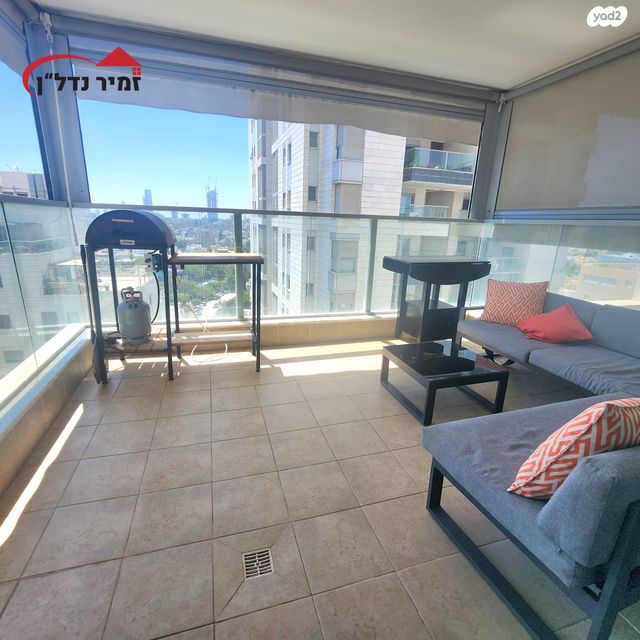 דירה, יעקב פיכמן, ח-501, חולון