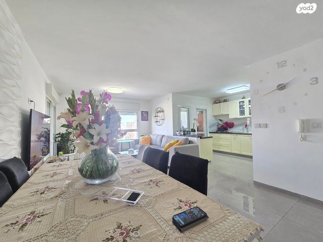 דירה, שמעון בן חמו, חומת שמואל, הר חומה, ירושלים