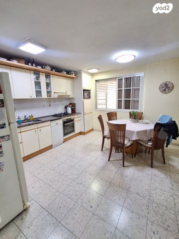 דירה, גיורא יוספטל, גיורא, רמלה