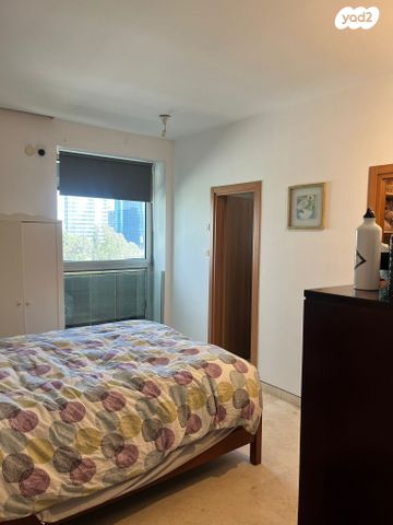 דירה, ניסים אלוני, צמרות איילון, פארק צמרת, תל אביב יפו