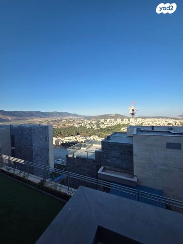 דירת גן, נחל דישון, כרמיאל