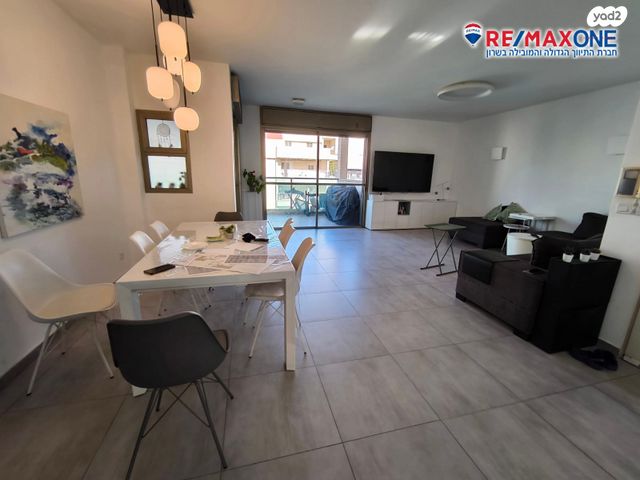 דופלקס, כפר סבא