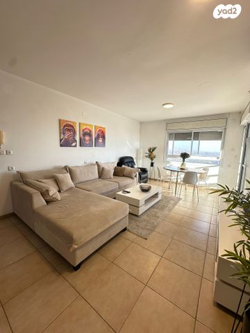 דירה, אלפי מנשה