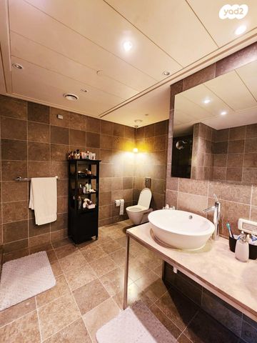 דירה, ניסים אלוני, צמרות איילון, פארק צמרת, תל אביב יפו