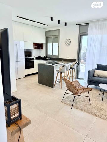 גג/ פנטהאוז, חולון