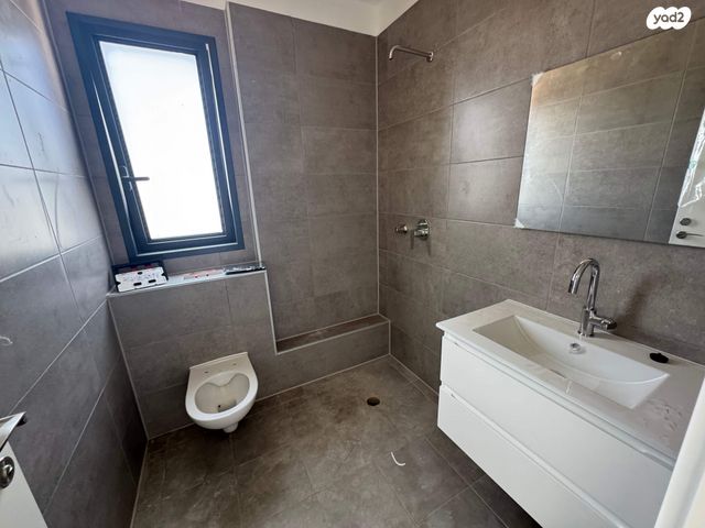 דירה, אמנון ליפקין שחק, נוף הטיילת, נתניה