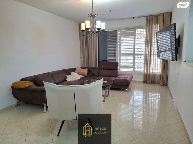 דו משפחתי, הרב מוהילבר 4, המרכז האזרחי, רמלה