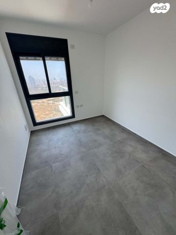 דירה, אמנון ליפקין שחק, נוף הטיילת, נתניה