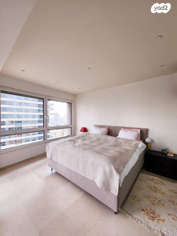 דירה, ניסים אלוני, צמרות איילון, פארק צמרת, תל אביב יפו