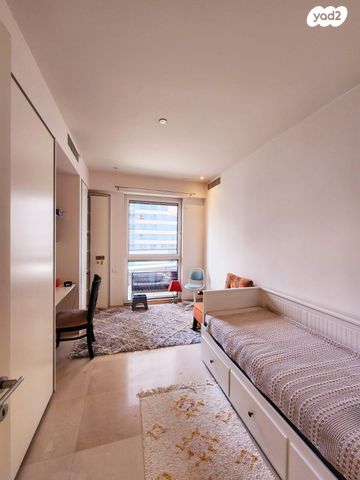 דירה, ניסים אלוני, צמרות איילון, פארק צמרת, תל אביב יפו