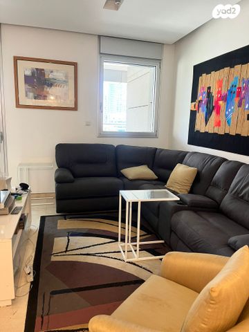 דירה, ניסים אלוני, צמרות איילון, פארק צמרת, תל אביב יפו