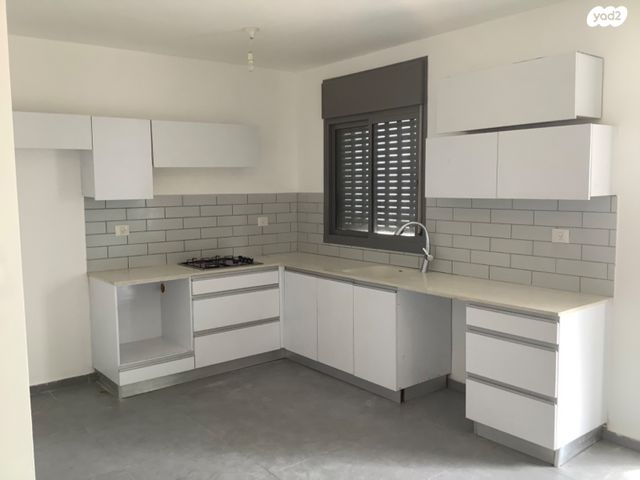 דירה, תאנה, החורש, חריש