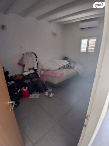 דו משפחתי, אופקים