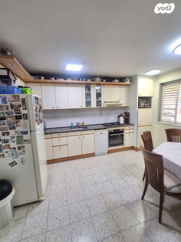 גיורא יוספטל 