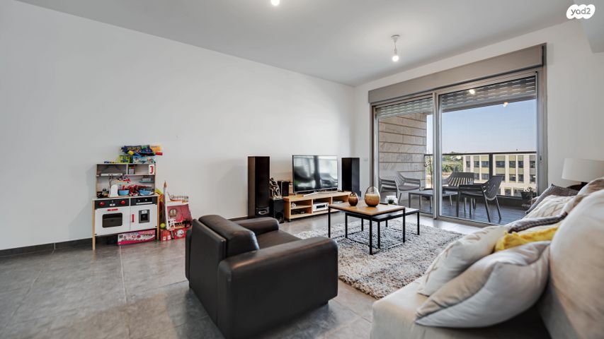 דירה, אהבת אדם, שרונה, כפר יונה