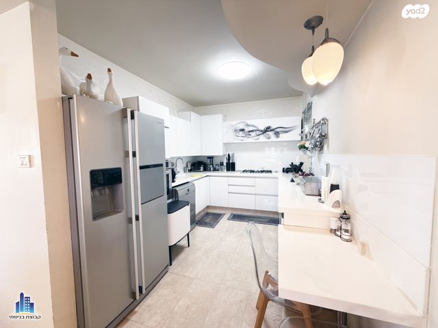 גג/ פנטהאוז, מנחם בגין 34, קרית רבין, חולון