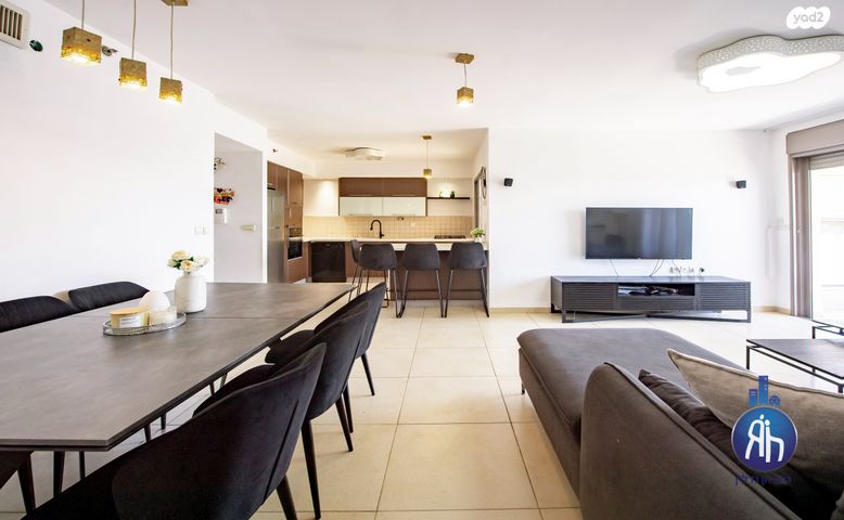 דירה, תרזה קוגלמן, נווה גן, פתח תקווה