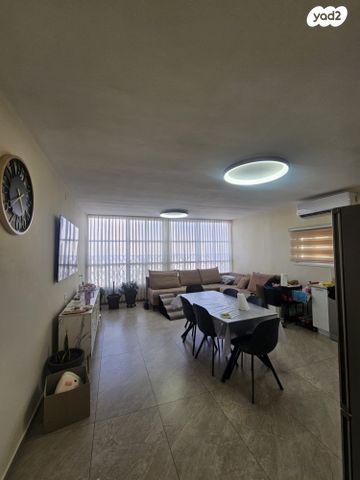 דירה, רח' הנשיא צפון, חדרה